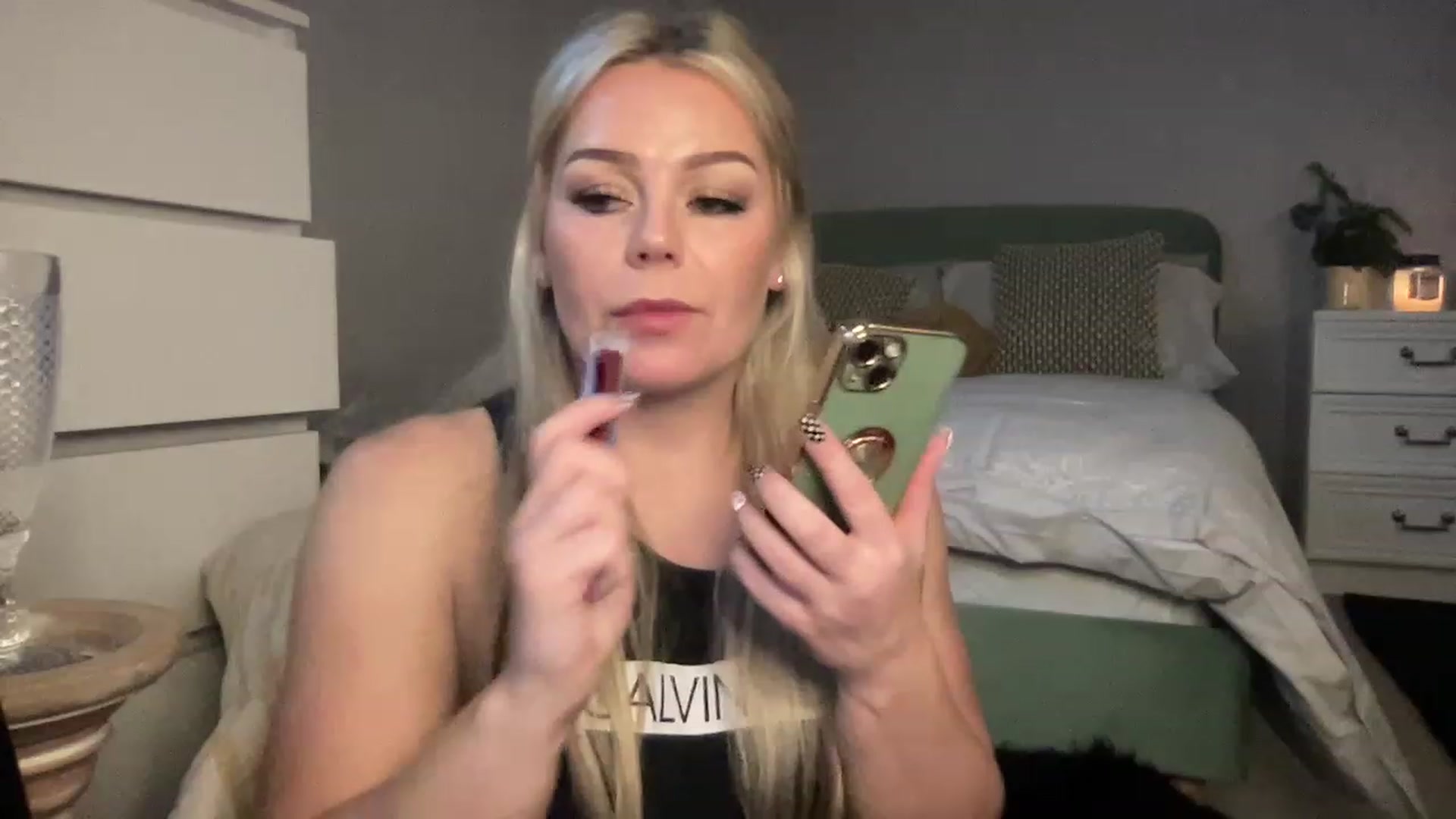 LaraLaughs video thumbnail