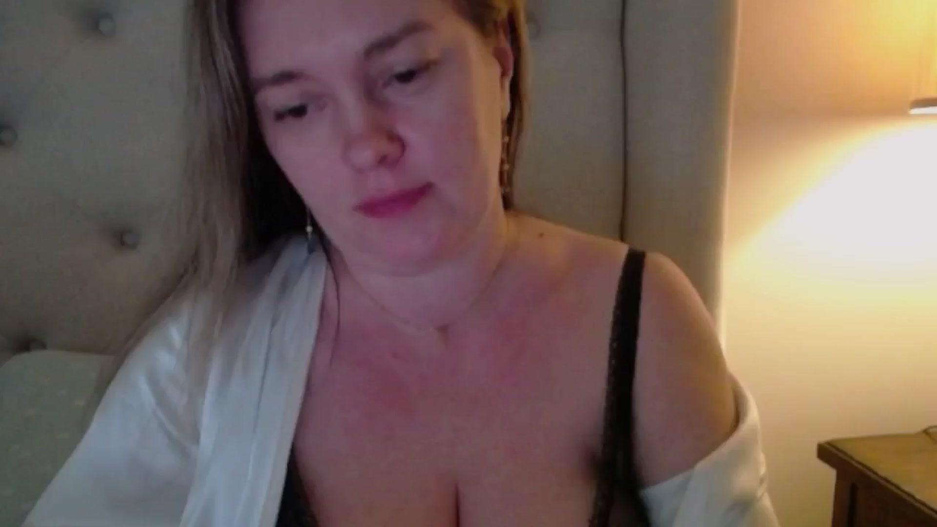 J0llye video thumbnail