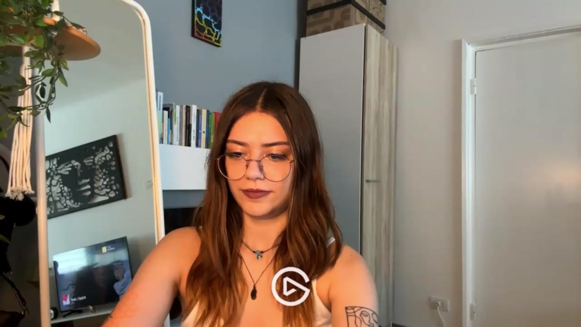 RiriBee video thumbnail