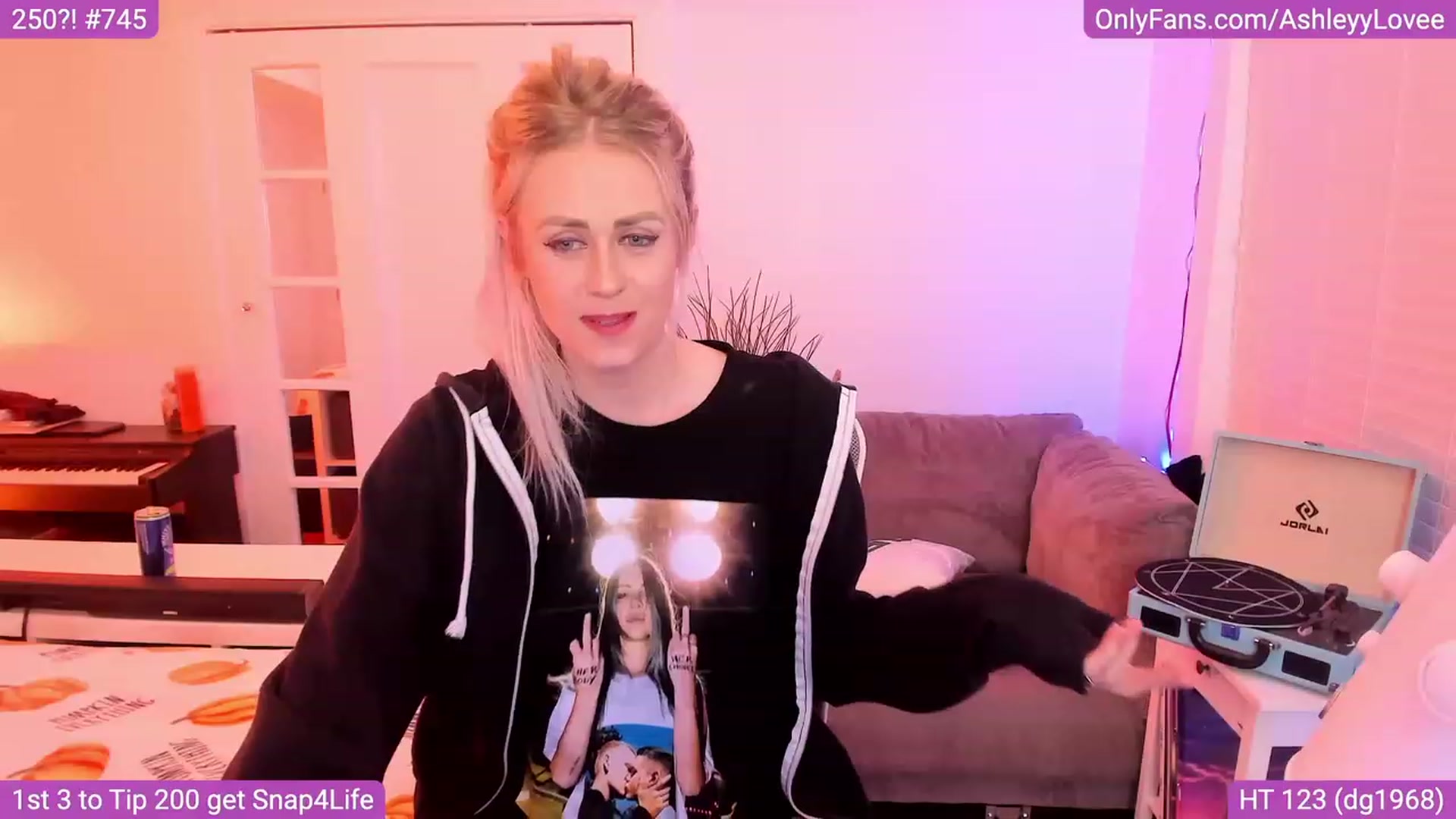 AshleyyLovee video thumbnail