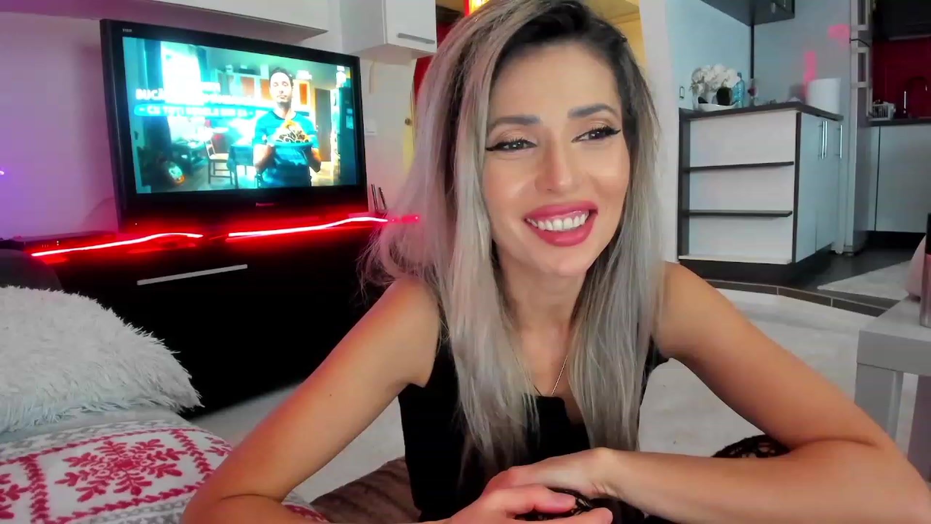 SmileyTinaa video thumbnail