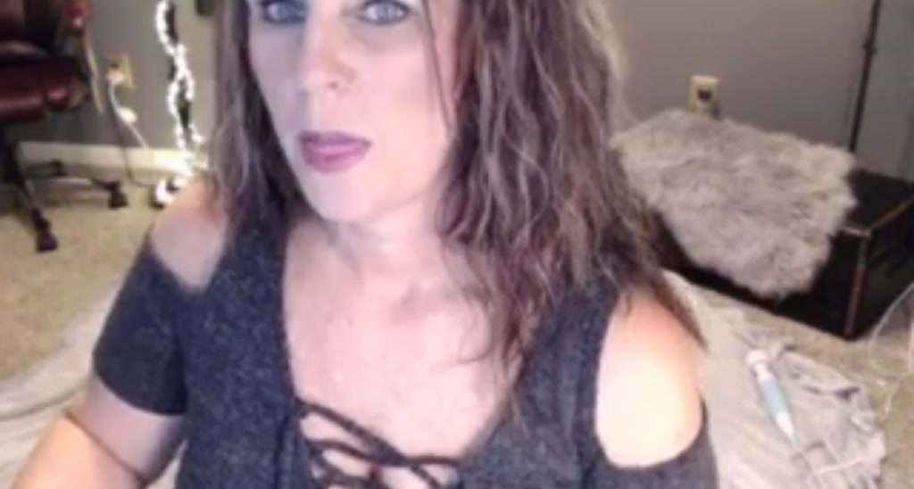 Wife_Layla video thumbnail