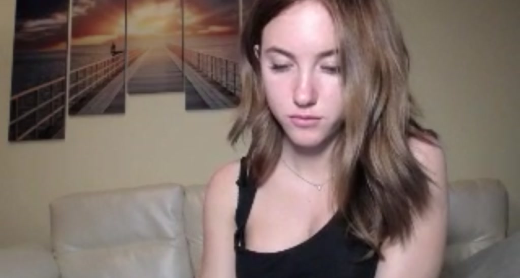 Ellie_18_ video thumbnail