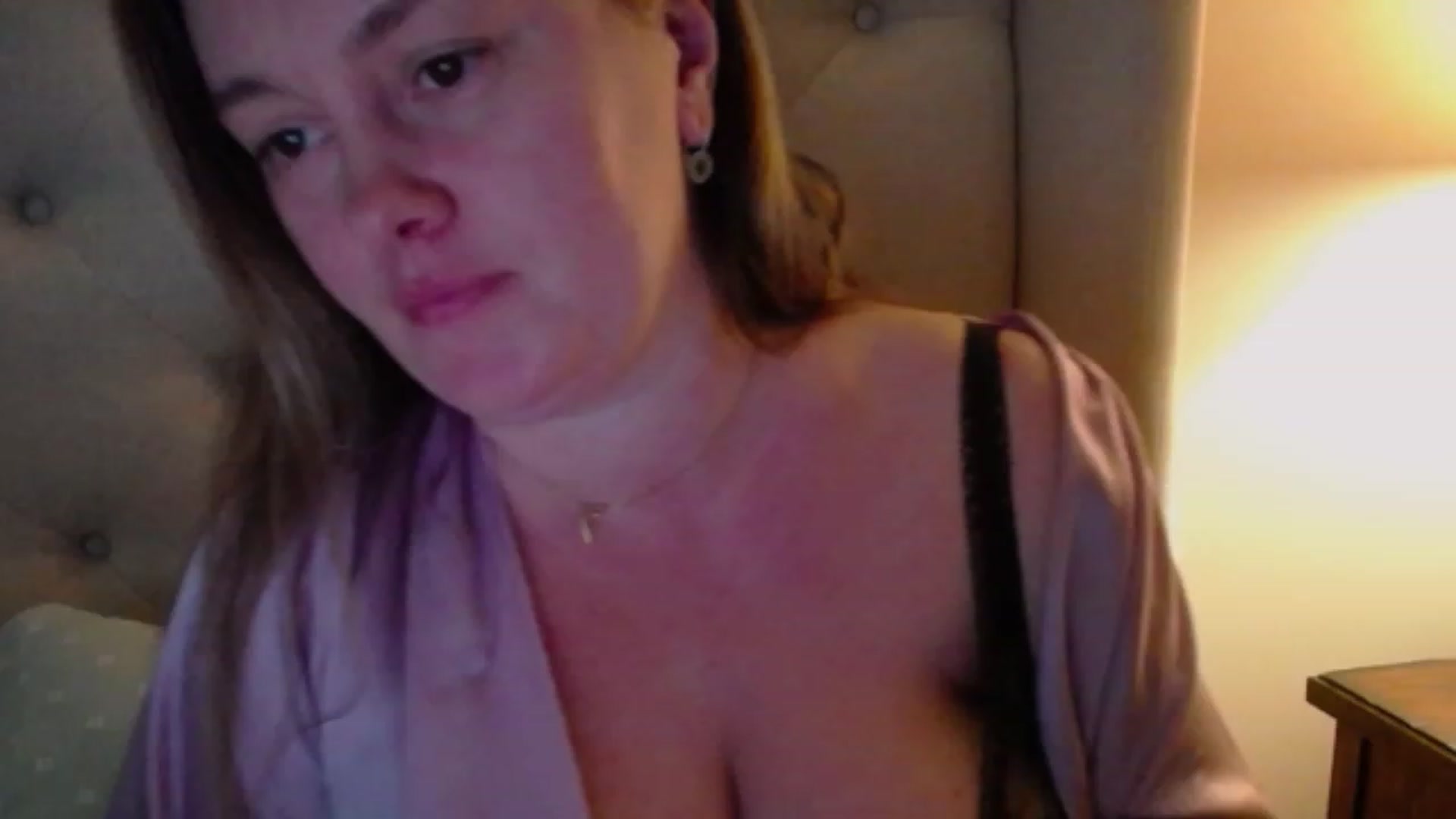 J0llye video thumbnail