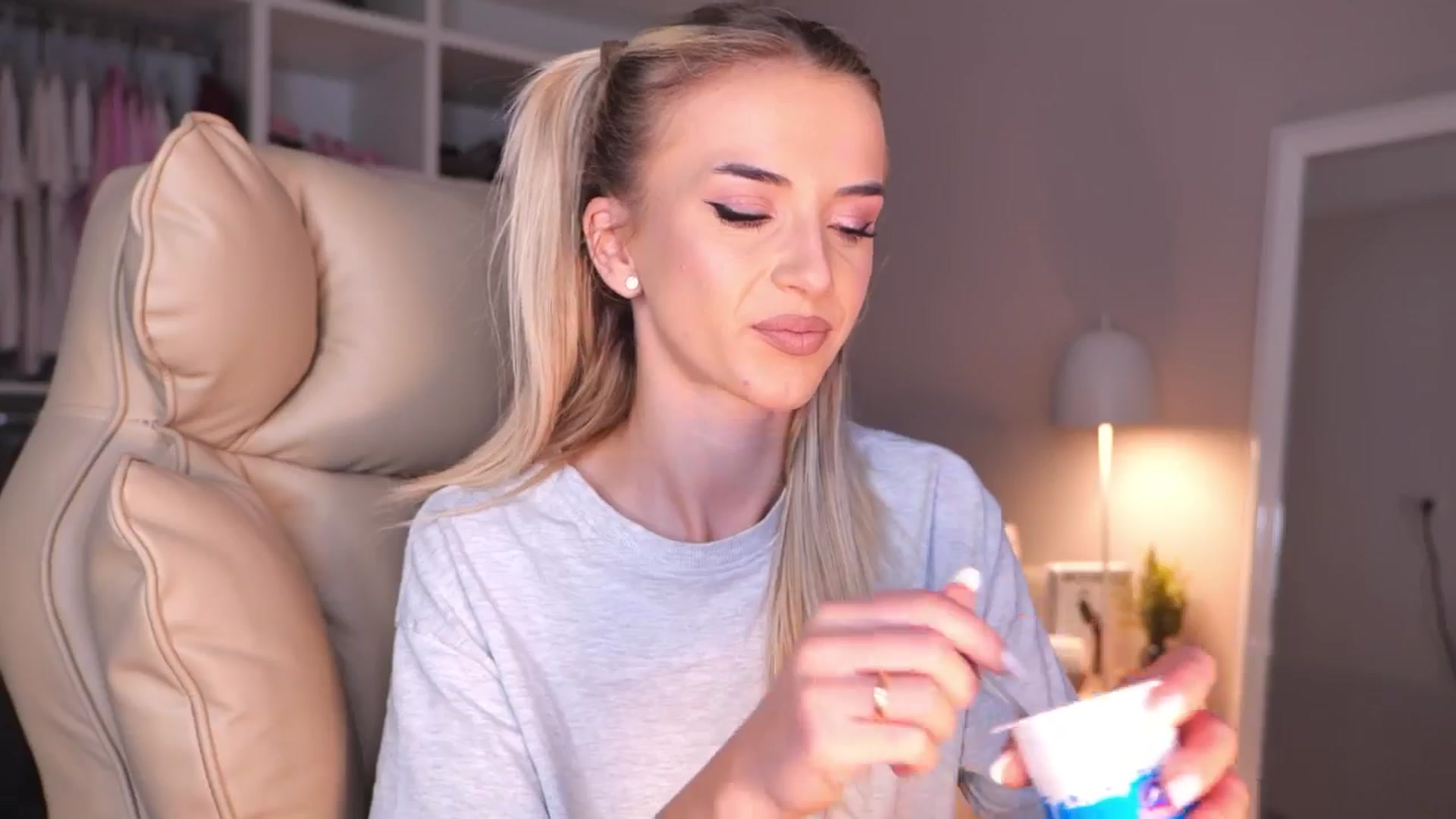 YannaJeen video thumbnail