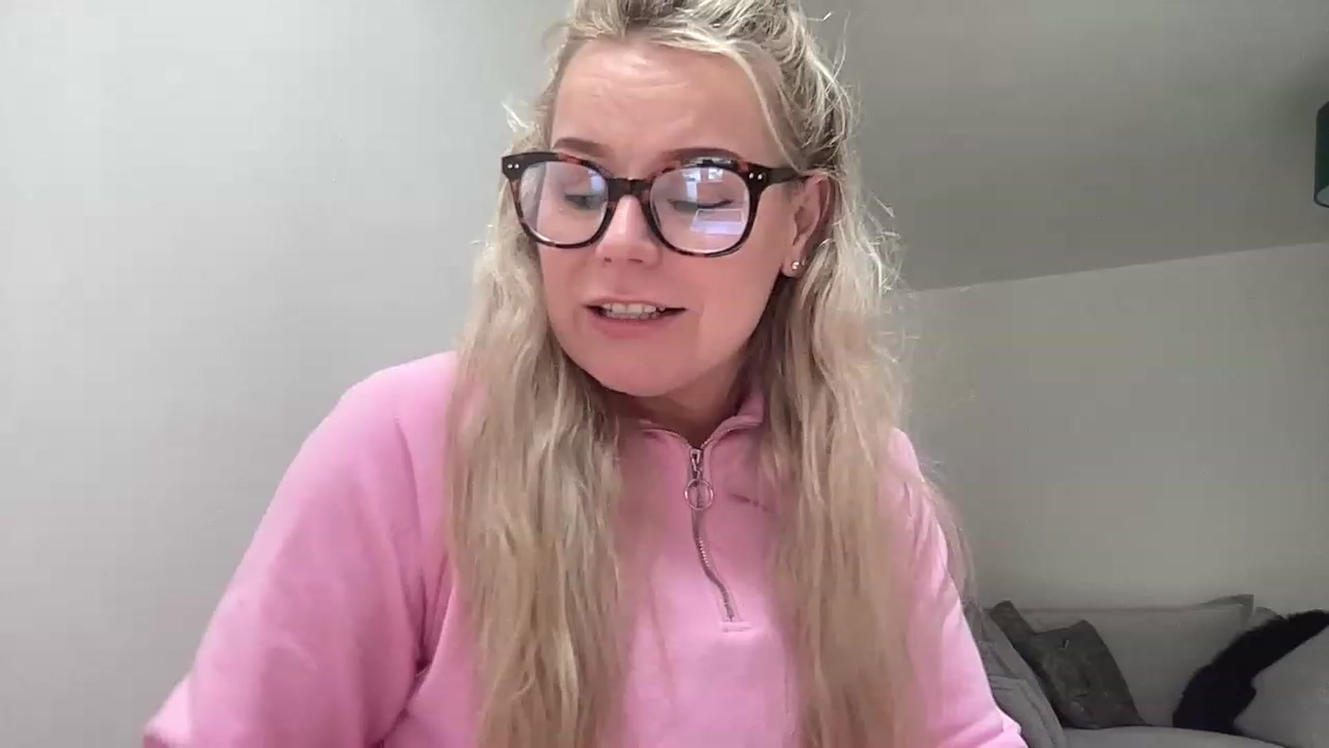 LaraLaughs video thumbnail