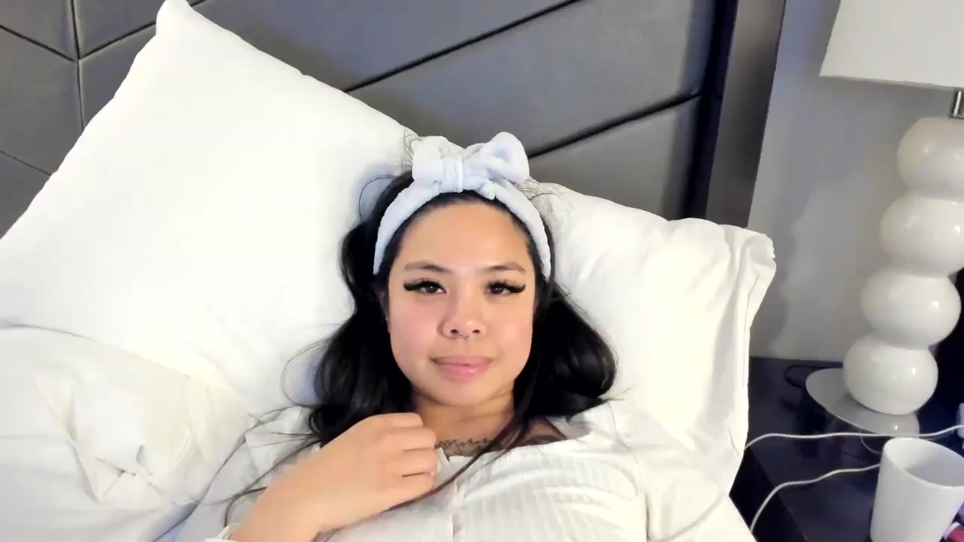 dolllface video thumbnail
