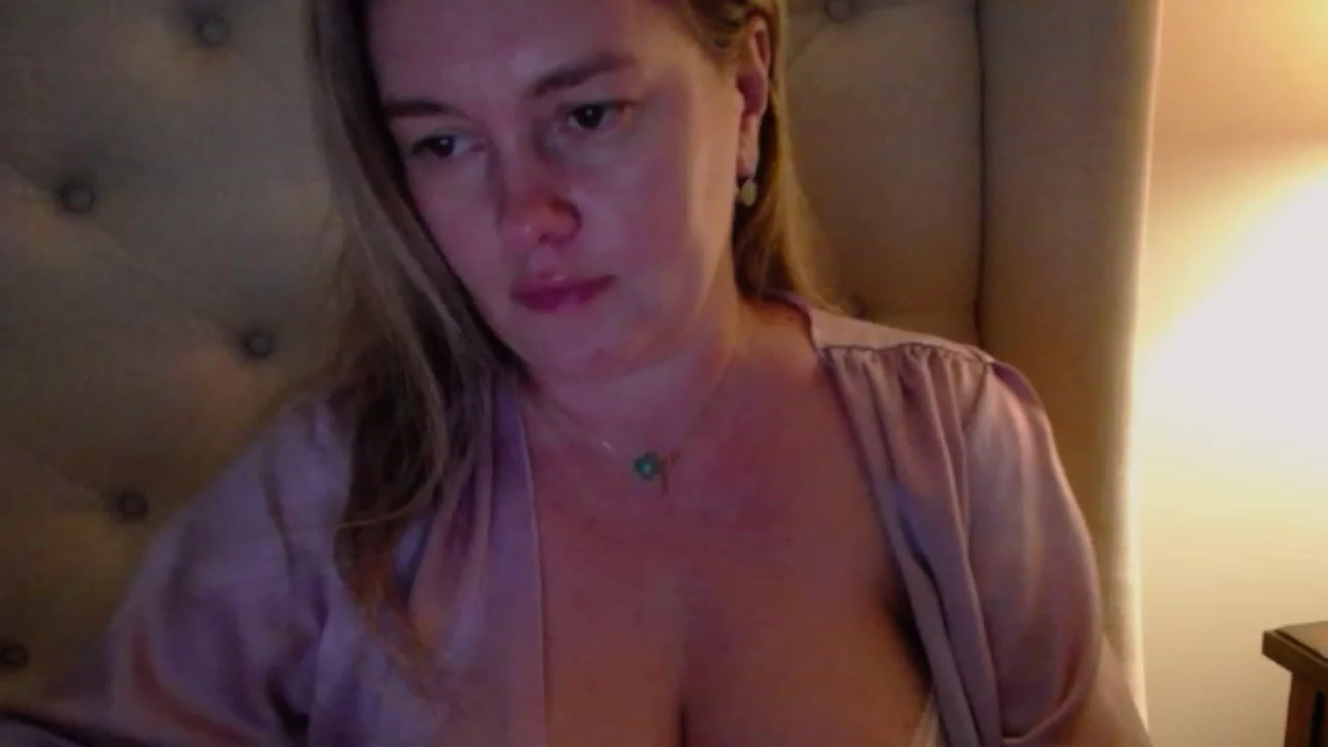 J0llye video thumbnail