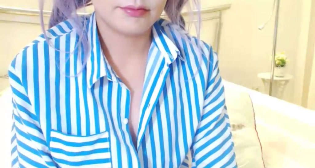 EmikoCoCo video thumbnail