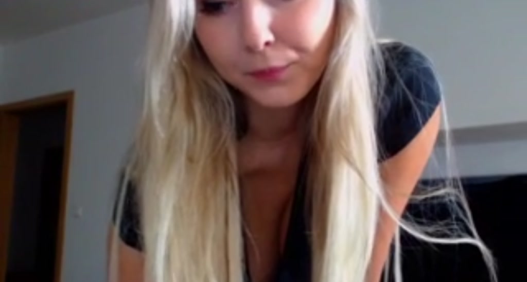 MinnieXO video thumbnail