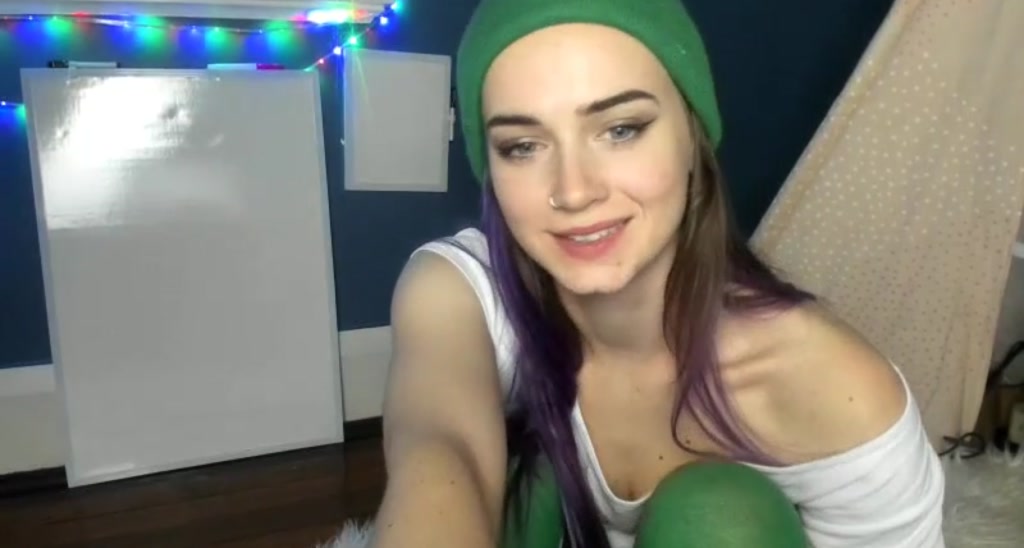 MiaMunro video thumbnail