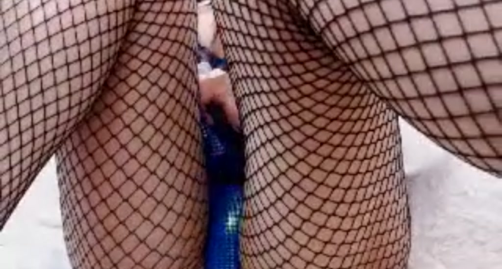 LeenaQ video thumbnail