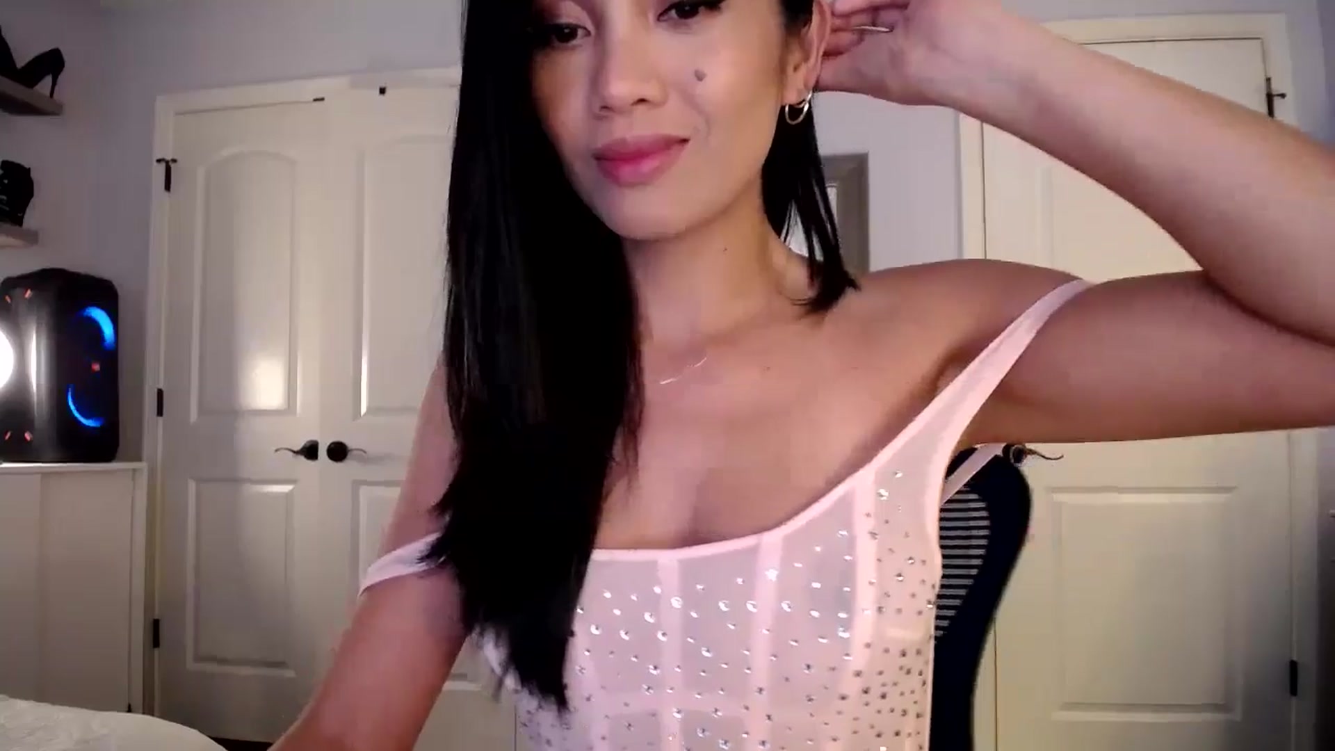 AsianLuv_4U video thumbnail