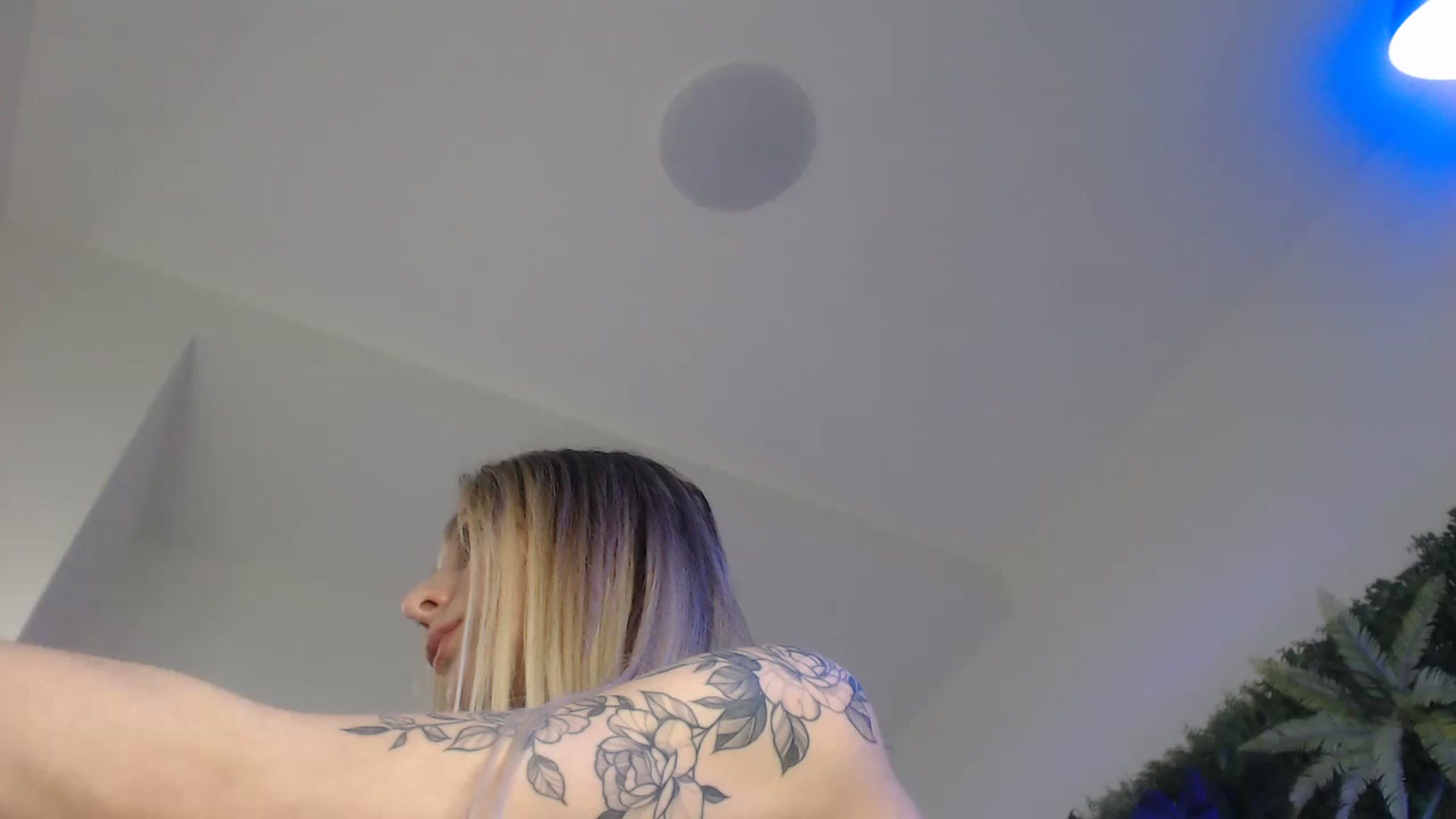 Horny_Blond video thumbnail