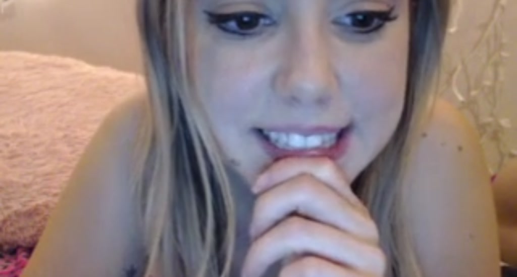 MiniMariah video thumbnail