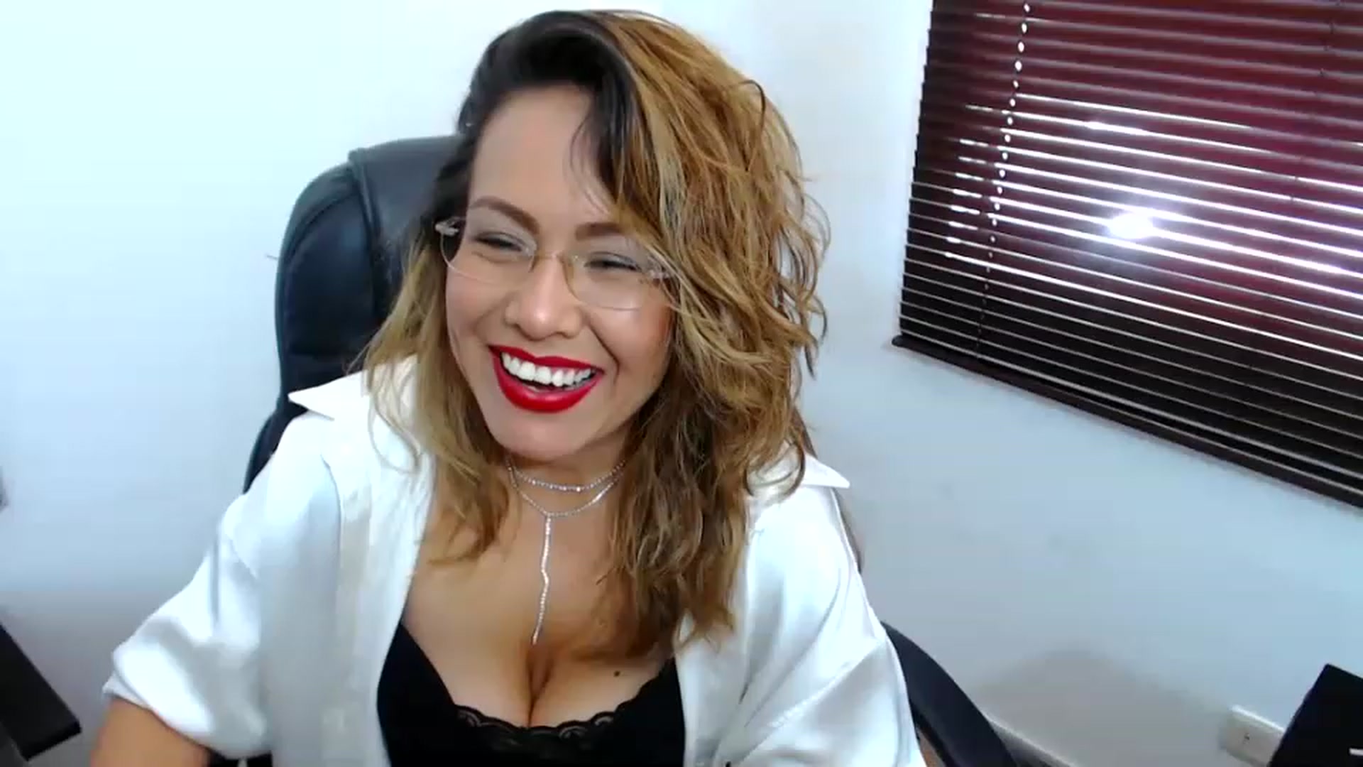 office_secret video thumbnail