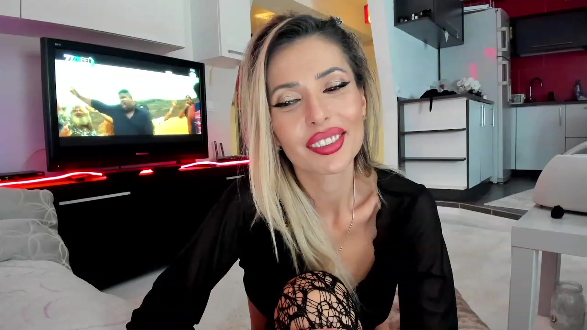 SmileyTinaa video thumbnail