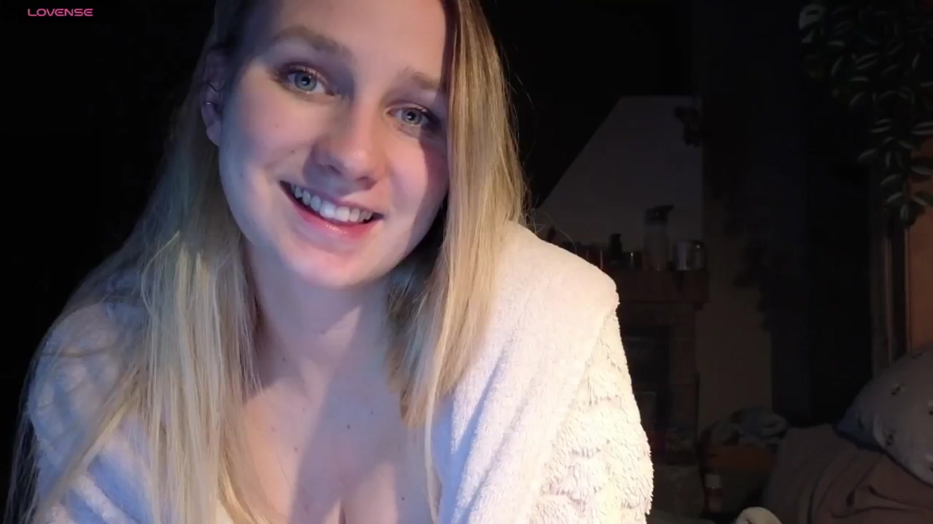realmiagold video thumbnail