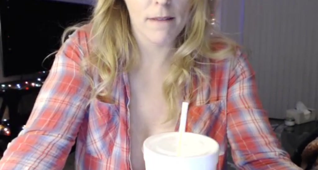 ElleBond video thumbnail