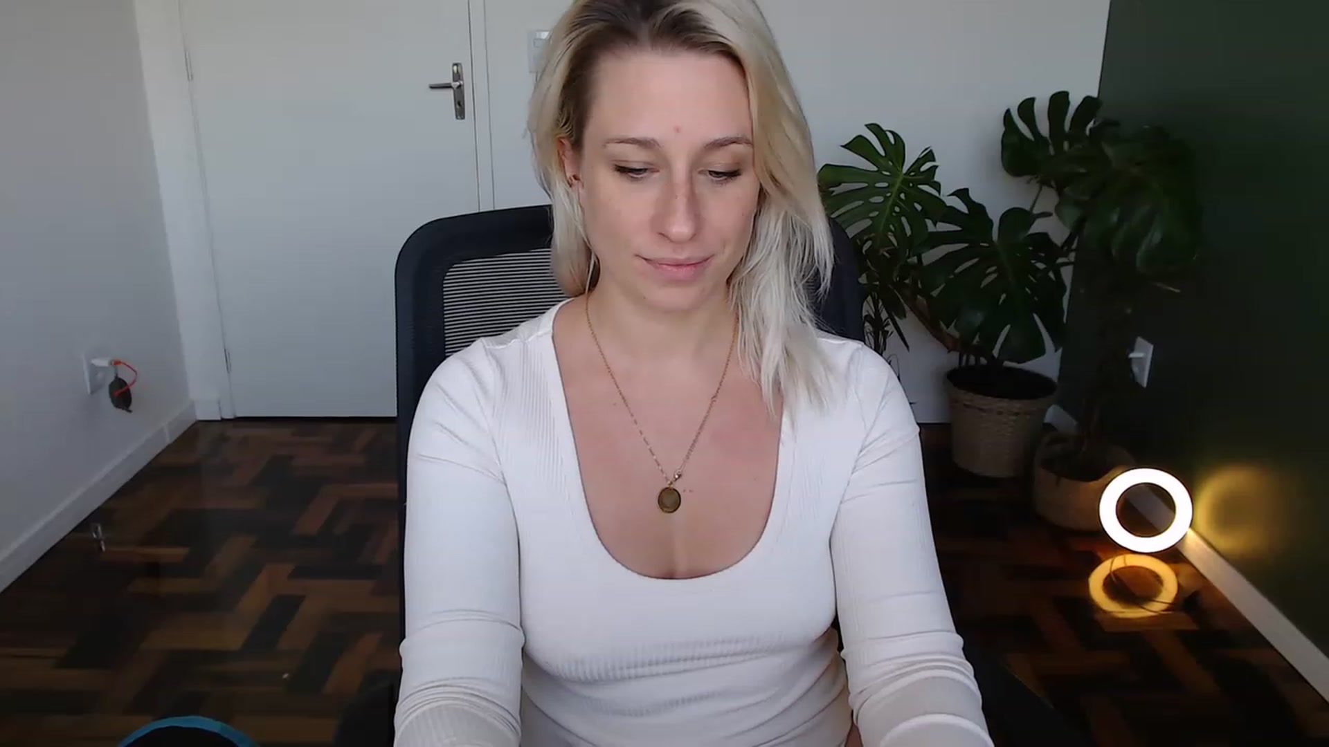 Demmetria's live show on 05/16/2023 at MyFreeCams
