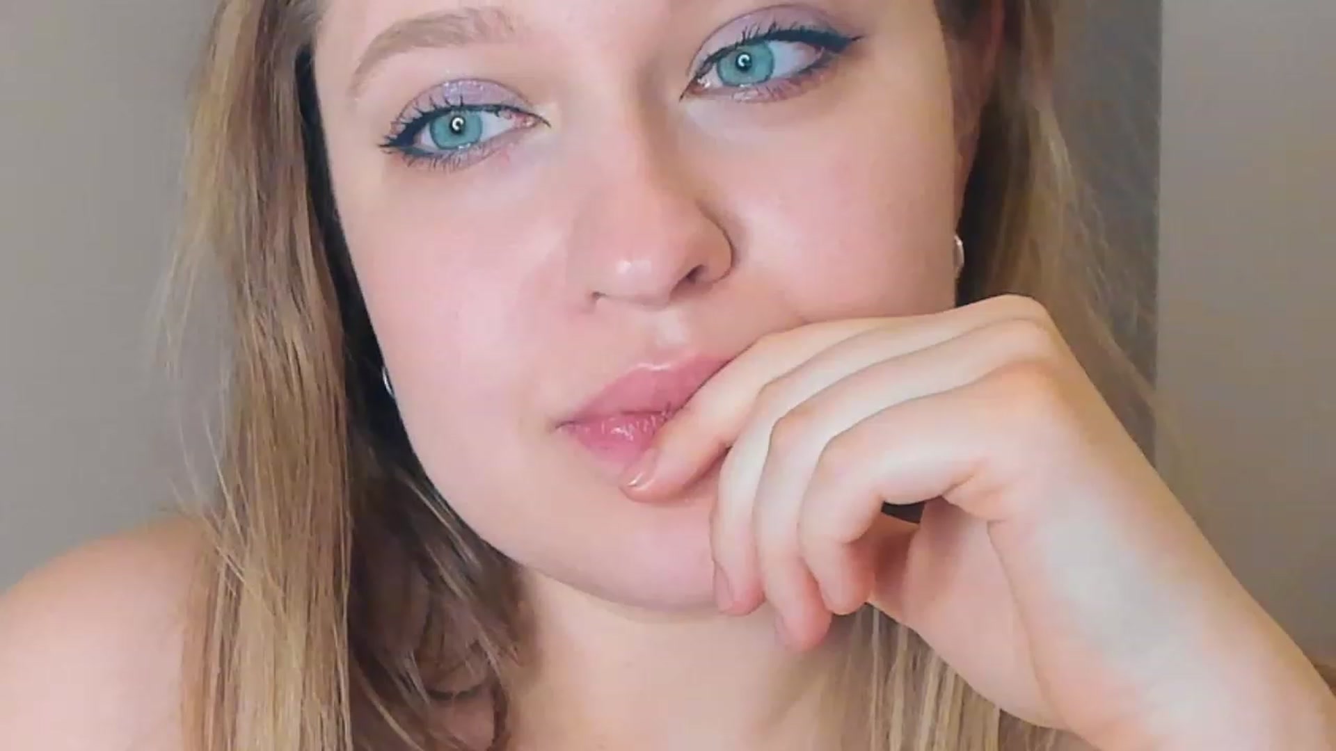 SensualAdict video thumbnail