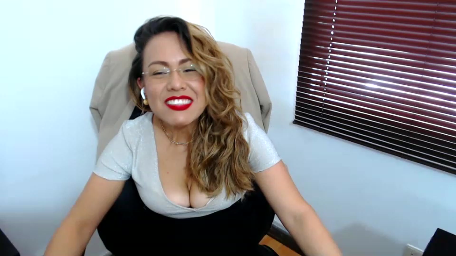 office_secret video thumbnail