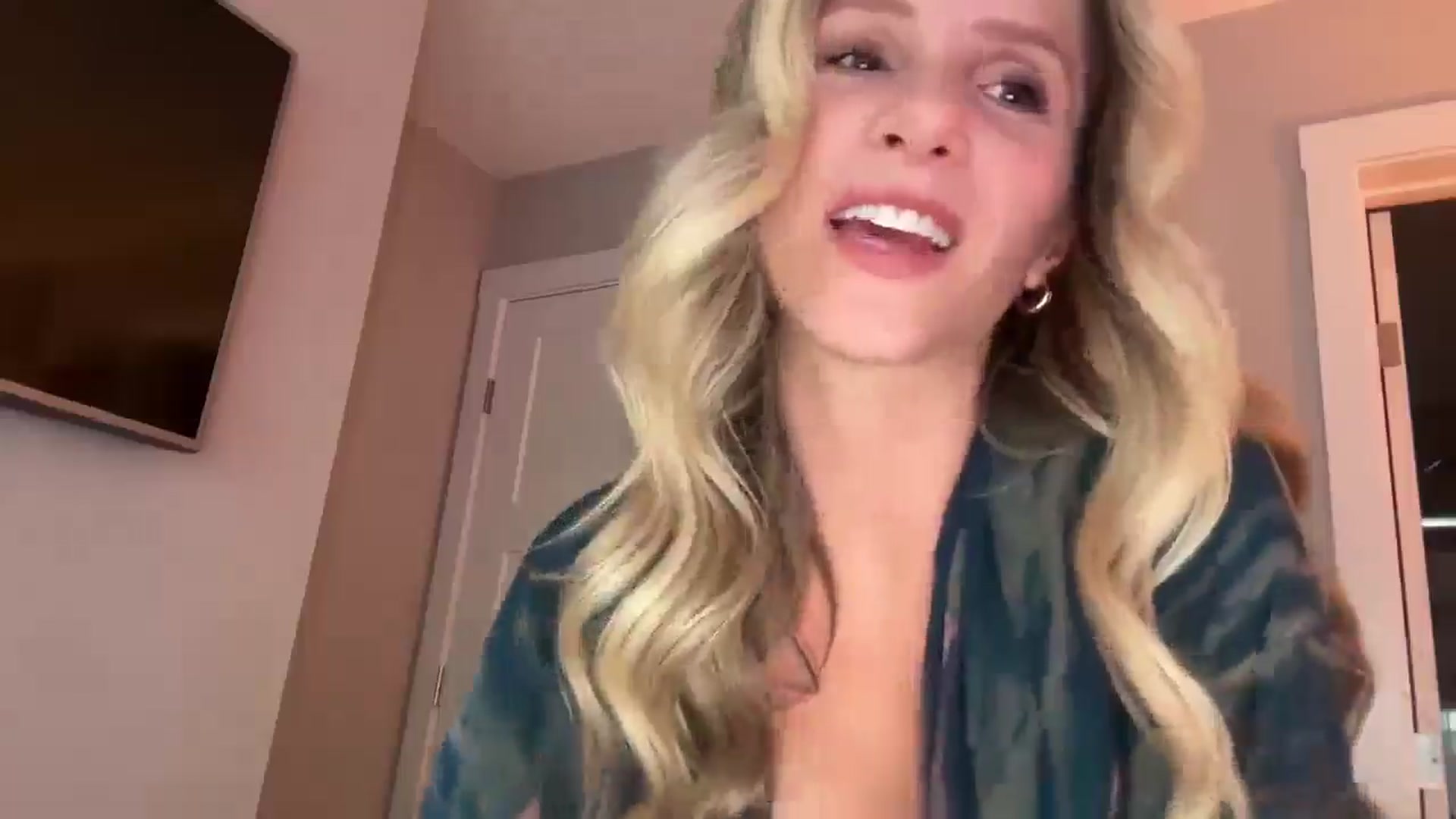 Lucylux1 video thumbnail