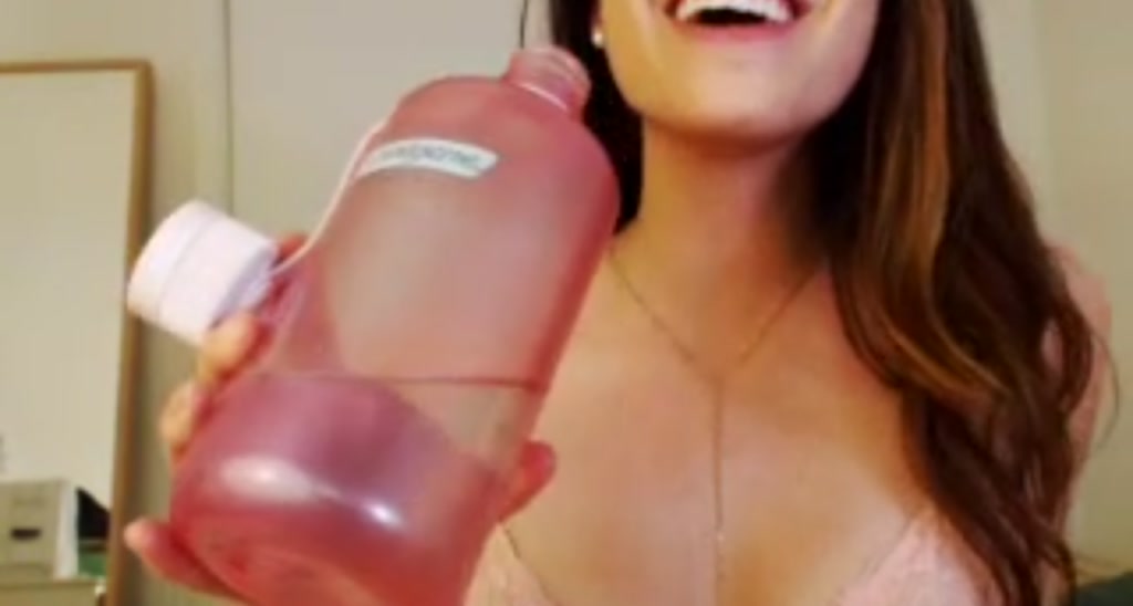 RobinMae video thumbnail