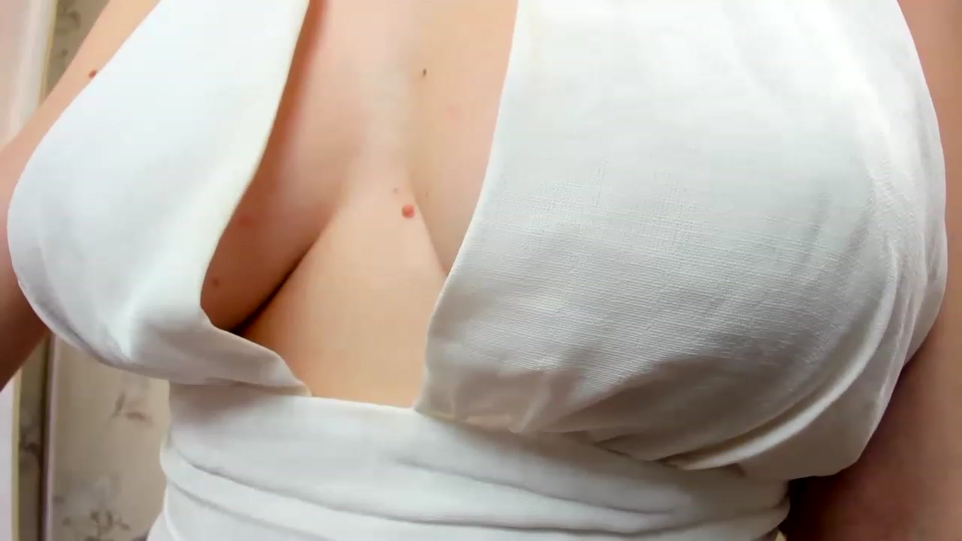 VikkyBloom video thumbnail