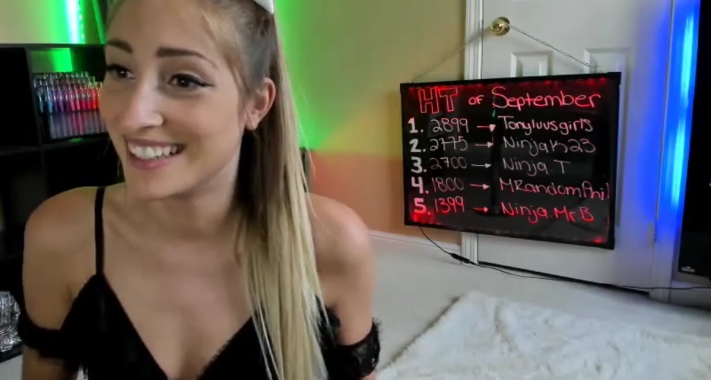KellyBarbiee video thumbnail