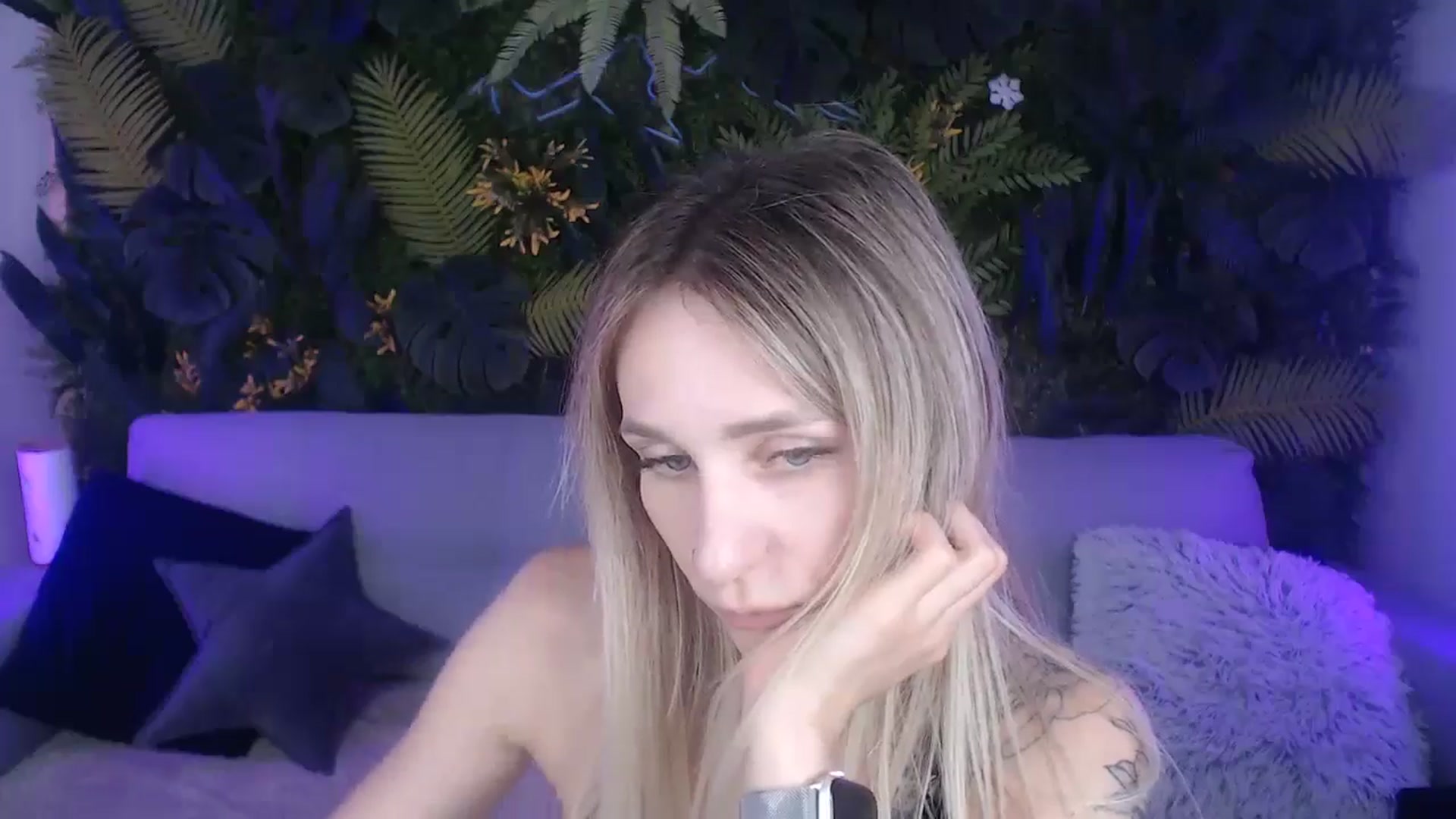 Horny_Blond video thumbnail