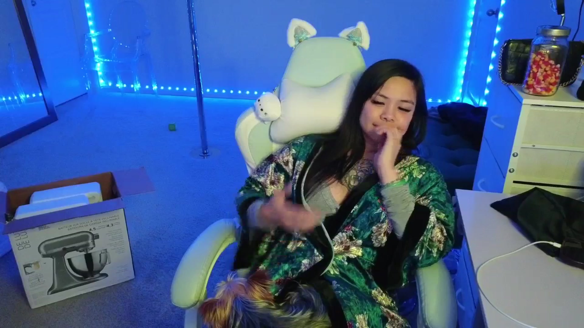 dolllface video thumbnail