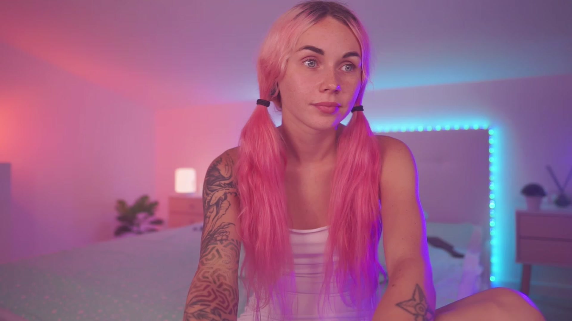 Sarah_Pink video thumbnail
