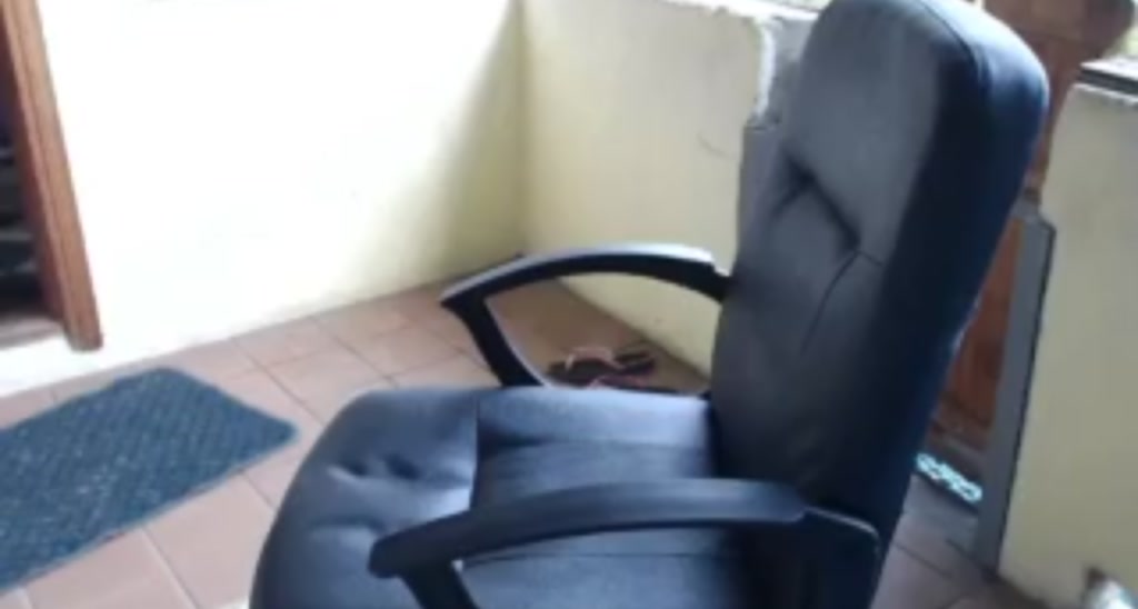 Annie_Holmes video thumbnail