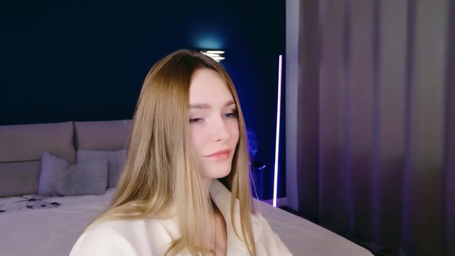 Miliain video thumbnail