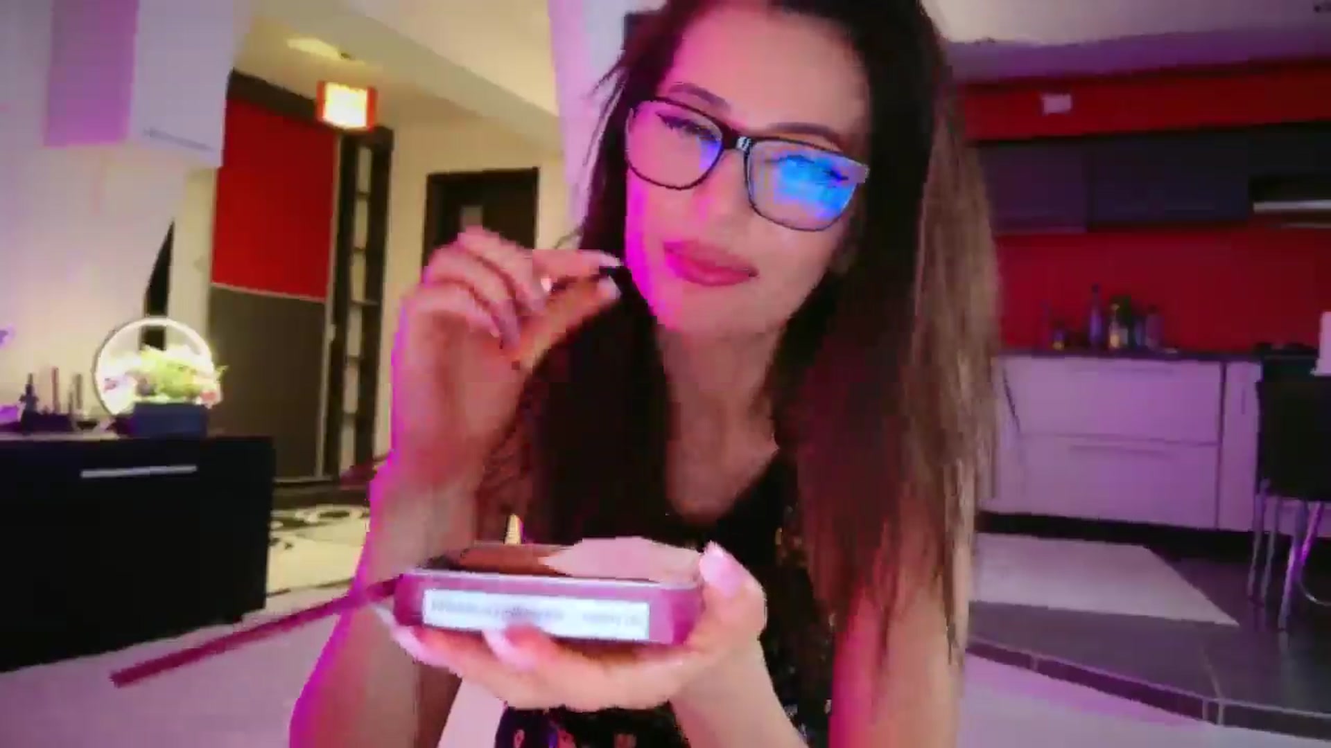 SmileyTinaa video thumbnail