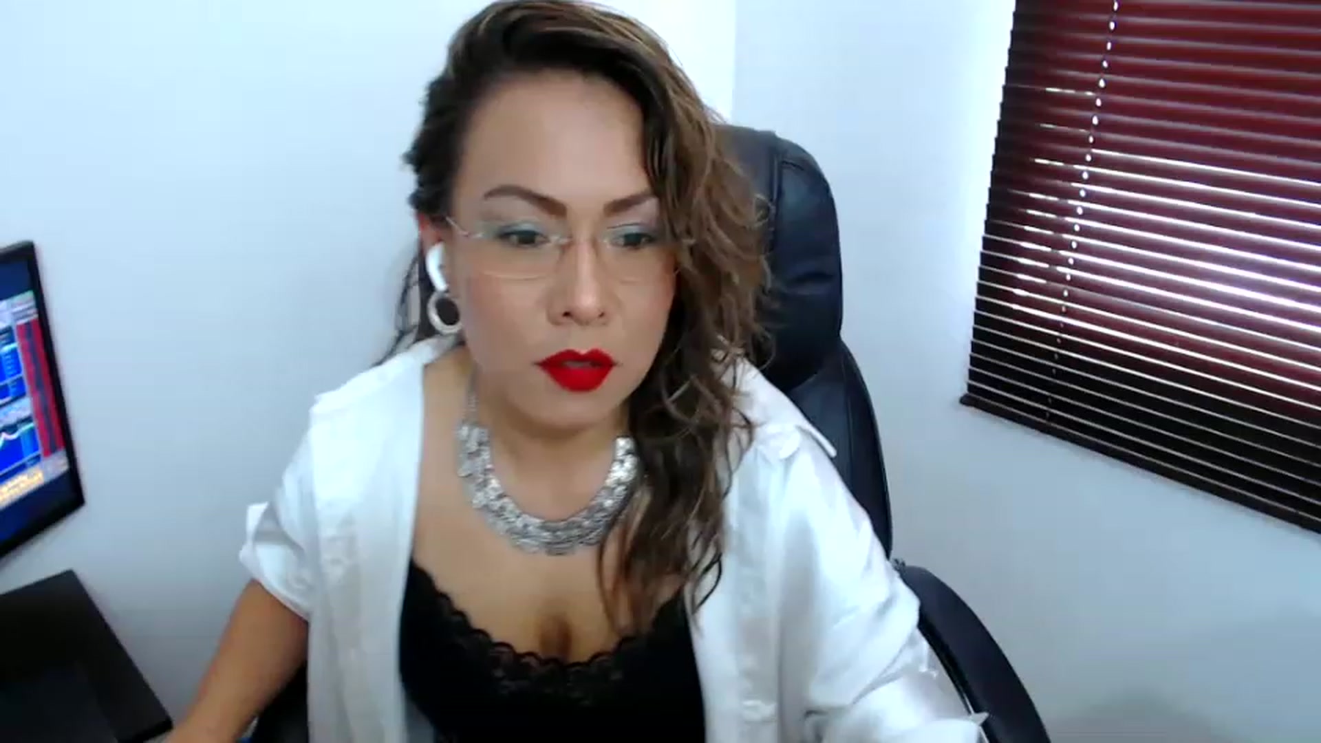 office_secret video thumbnail