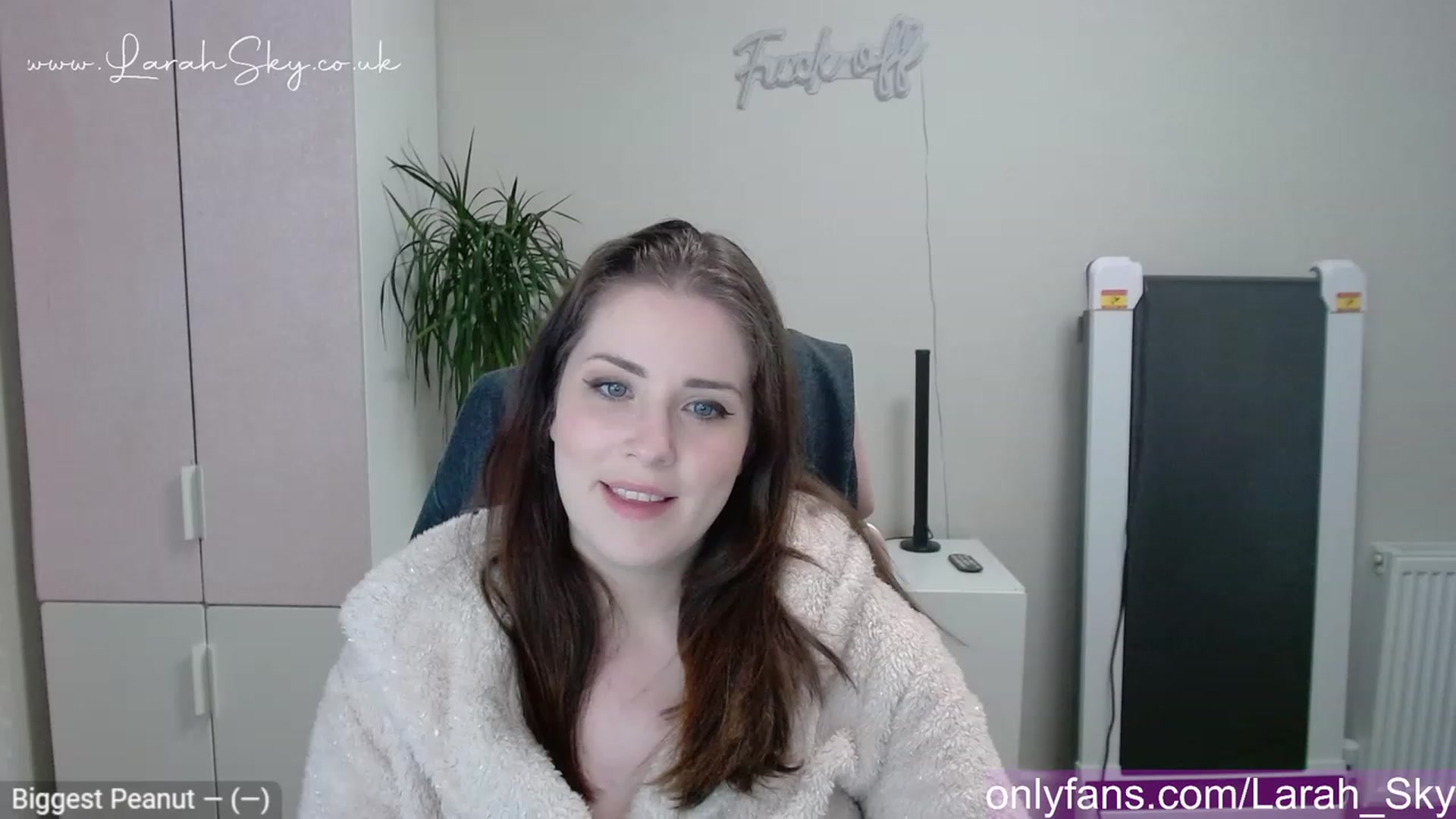 Larah_Sky video thumbnail