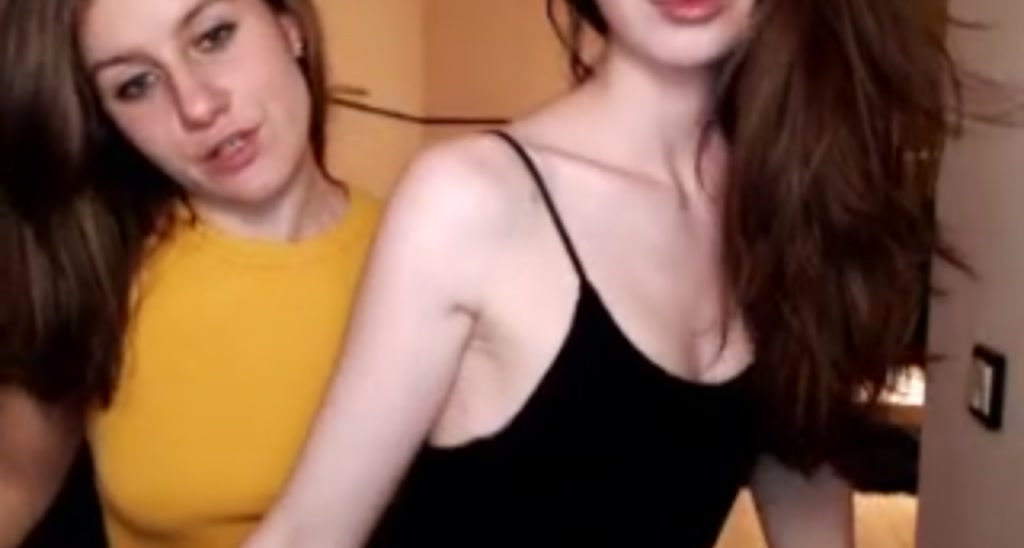 PetiteMolly video thumbnail