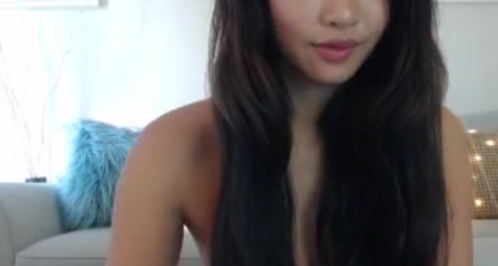 MissReinaT video thumbnail