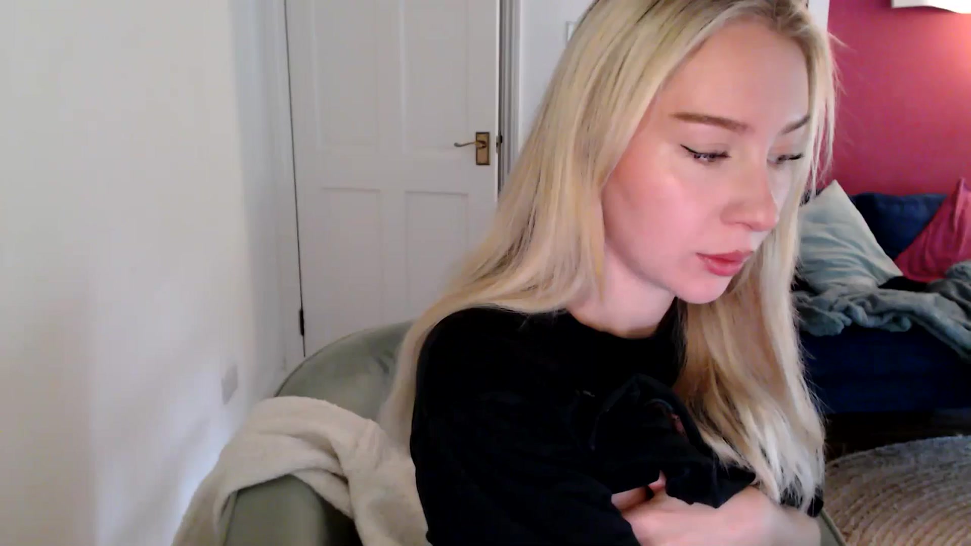 PetiteAvax video thumbnail