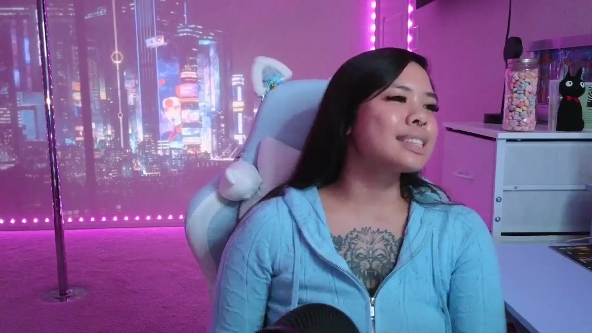 dolllface video thumbnail