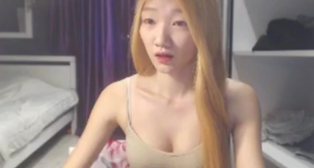 FoxyHyuna video thumbnail