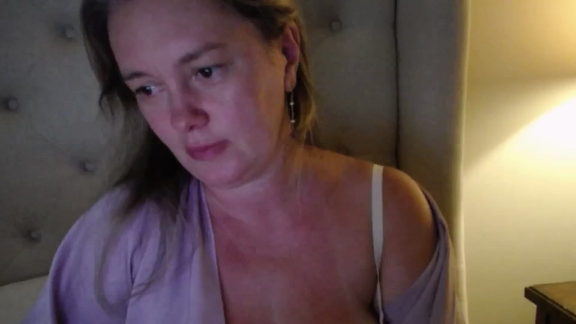 J0llye video thumbnail