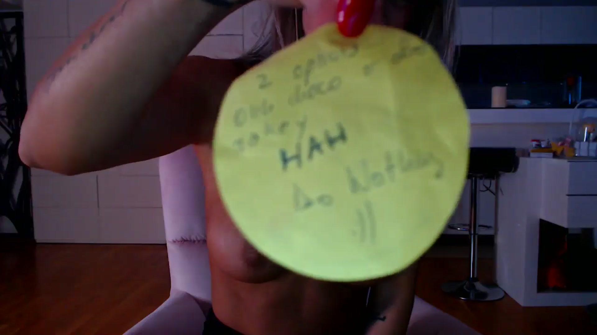 D_y_y video thumbnail