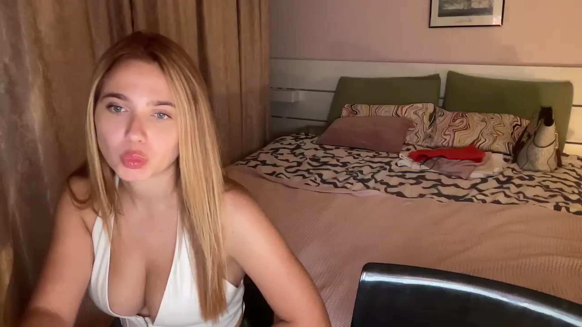 BlueeeS video thumbnail