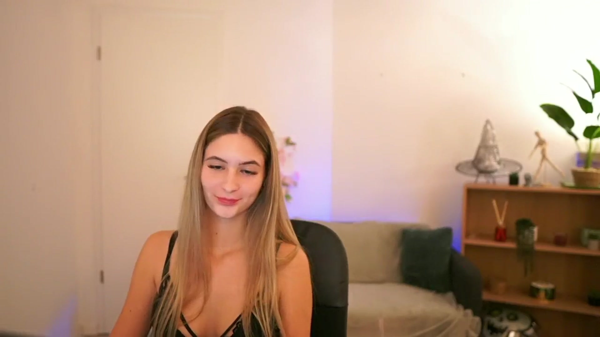CuteGirl_18 video thumbnail