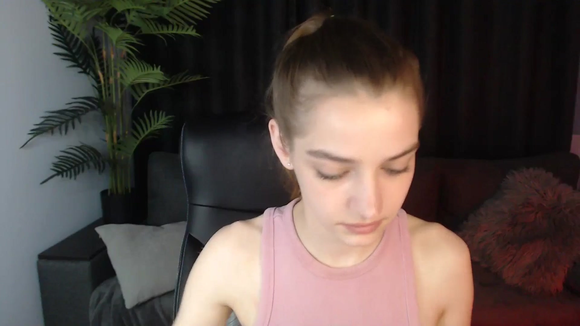 LaraMinx video thumbnail