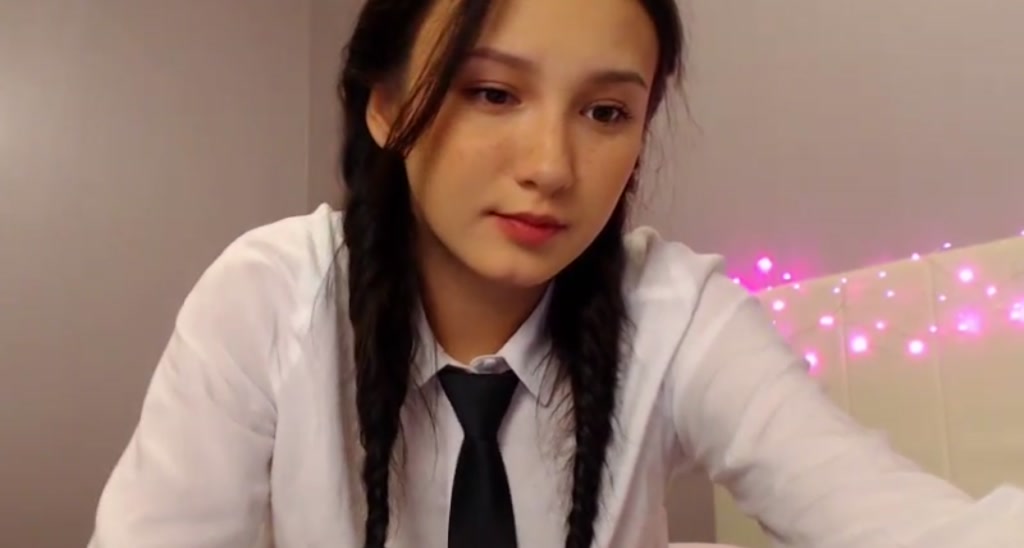 Littlewetgirl video thumbnail