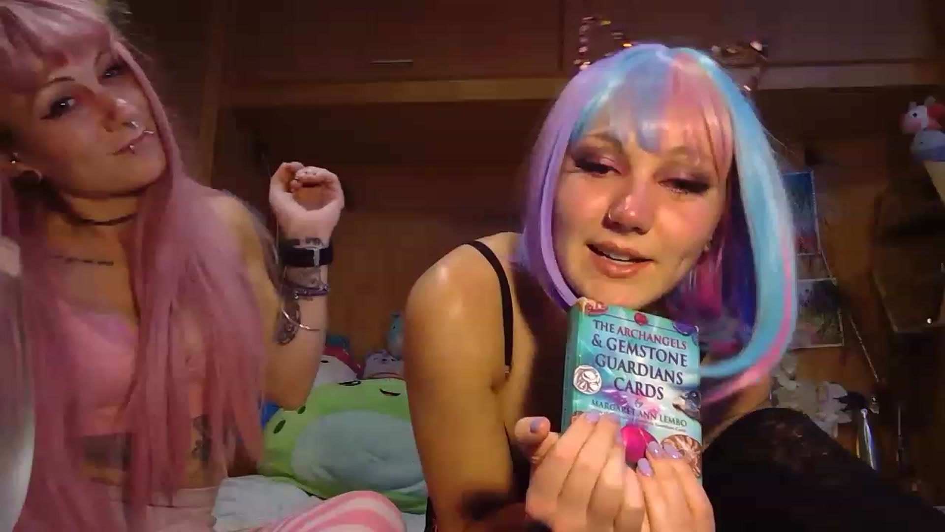 kikiviolet video thumbnail